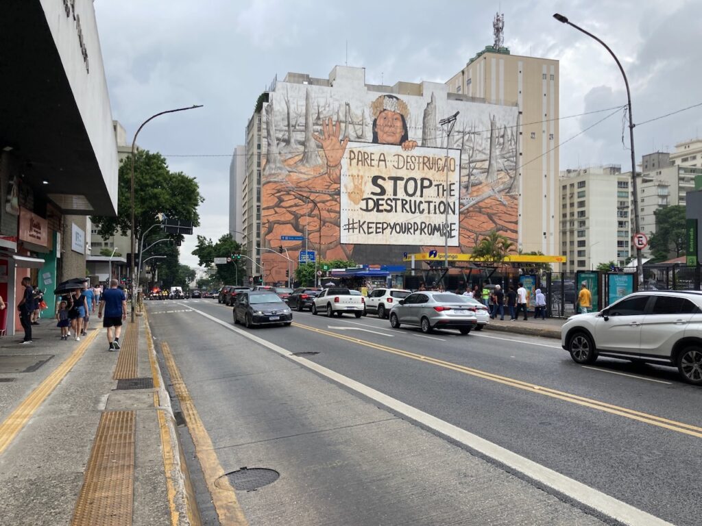 A view of a mural on Avenida Brigadeiro Luís Antônio in São Paulo