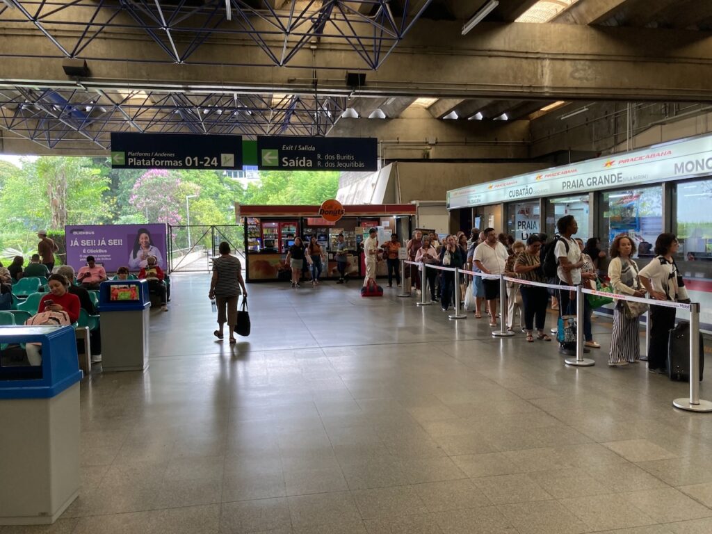 A view of Rodoviária Jabaquara (Jabaquara bus terminal)