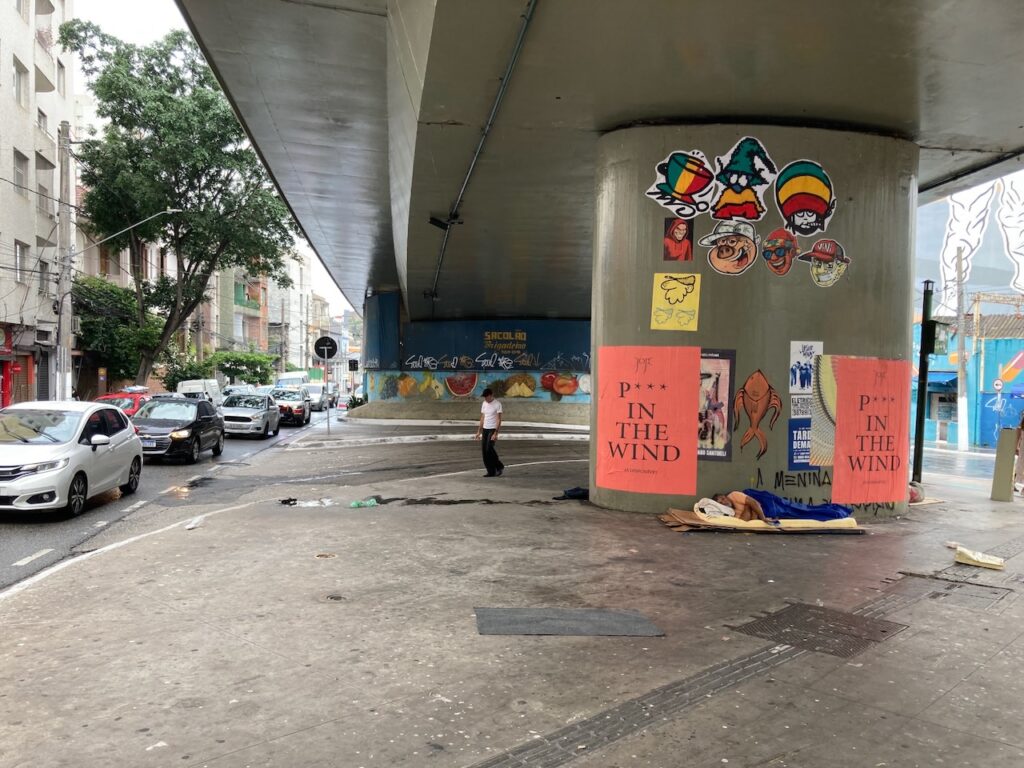 A view under an overpass on Rua Treze de Maio in São Paulo