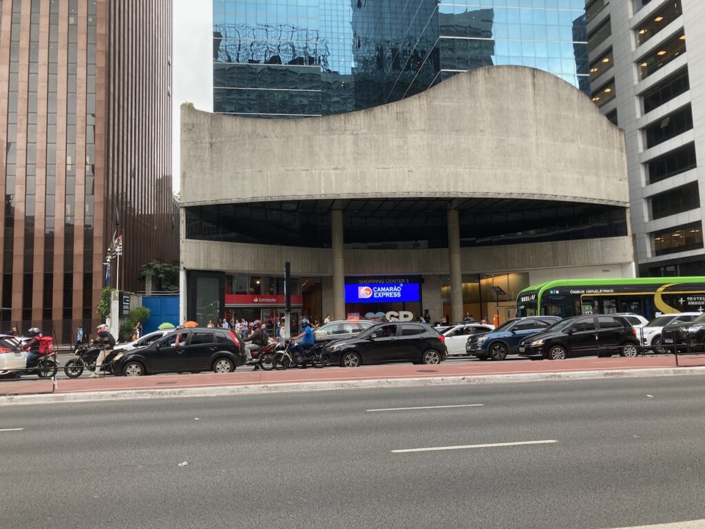 A view of the entrance to Shopping Center 3 on Avenida Paulista in São Paulo
