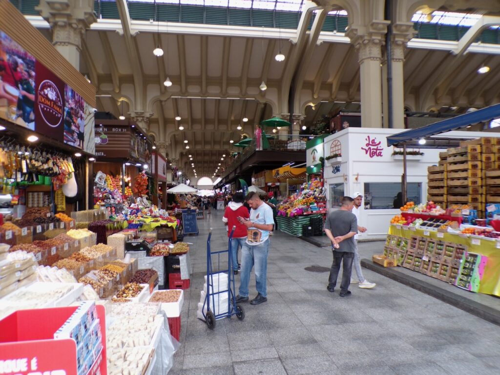 A view inside Mercado Municipal de São Paulo (Municipal Market of São Paulo)