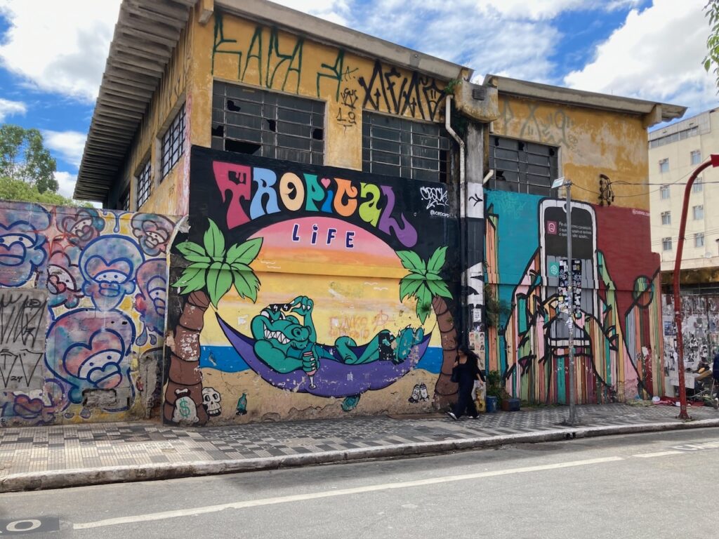 A view of the Liberdade リベルダージ district of São Paulo, Brazil