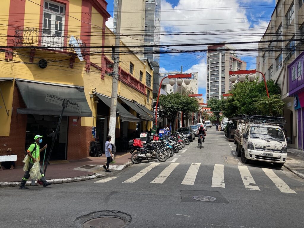 A view of the Liberdade リベルダージ district of São Paulo, Brazil