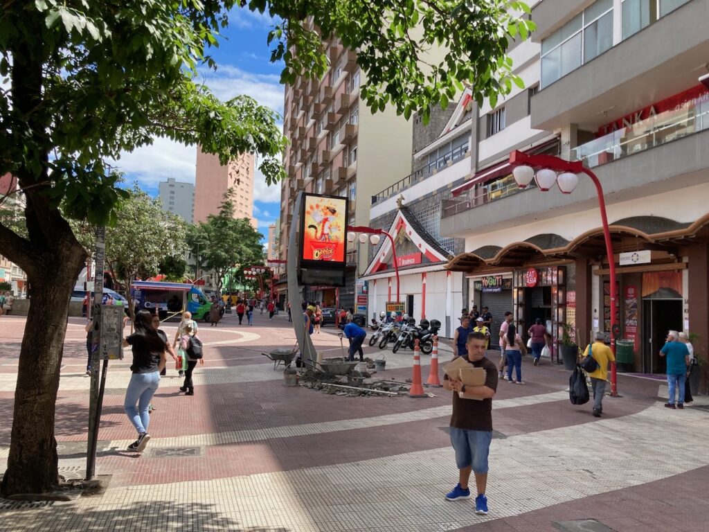 A view of the Liberdade リベルダージ district of São Paulo, Brazil
