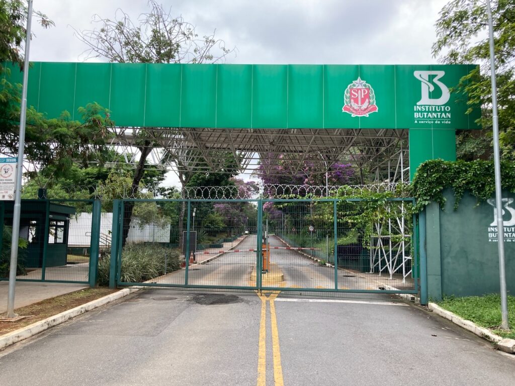‎⁨A view of the gate at Instituto Butantan at the Cidade Universitária Armando Salles de Oliveira⁩ campus of Universidade de São Paulo, ⁨São Paulo⁩, Brasil. The institute is considered one of the major scientific centers in the world.