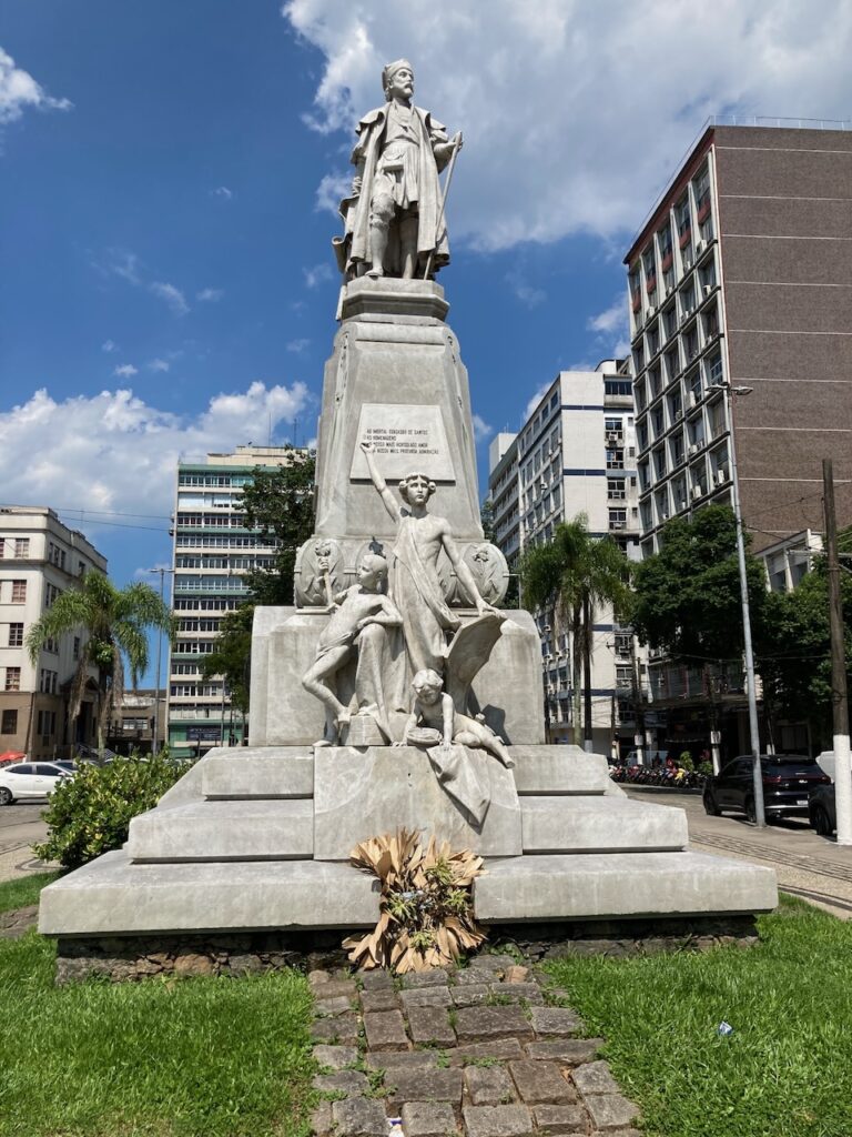 A view of Monumento a Brás Cubas in the Praça da República, Santos, São Paulo, Brasil