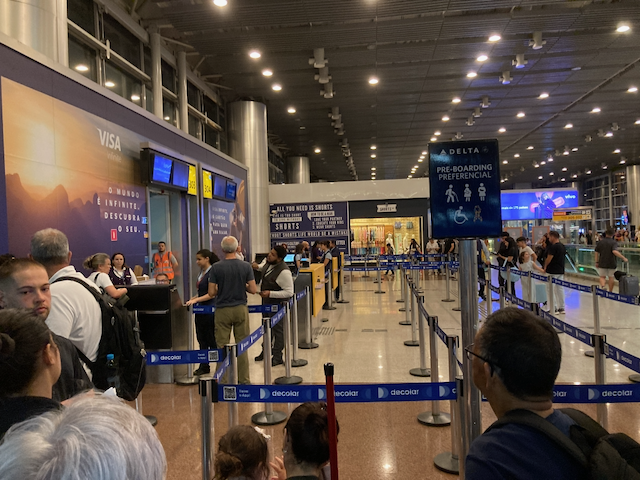 A view inside Terminal 3 of São Paulo International Airport (GRU)