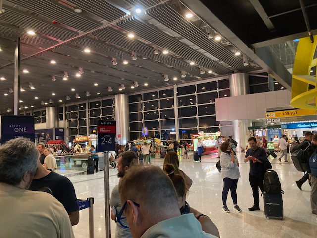 A view inside Terminal 3 of São Paulo International Airport (GRU)