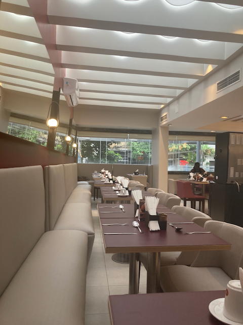 A view inside the restaurant at the Mercure São Paulo Pamplona Hotel on Rua Pamplona in São Paulo, Brasil