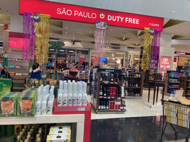 A view inside Terminal 3 of São Paulo International Airport (GRU)