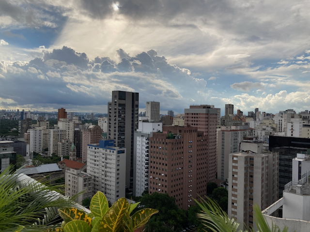 A view of the skyline from the rooftop of the Mercure São Paulo Pamplona Hotel on Rua Pamplona in São Paulo, Brasil